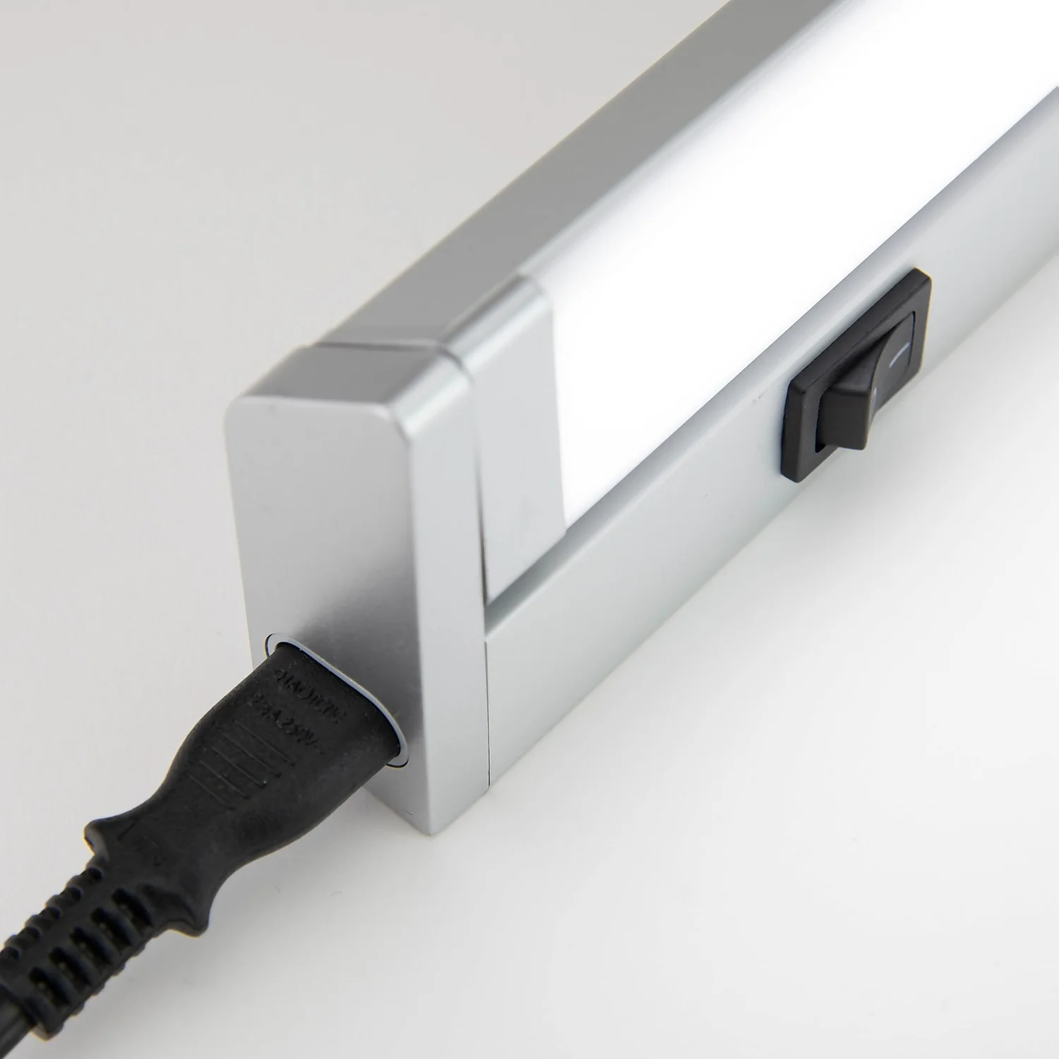 Arlec 10W LED Swivel Head Cabinet Light 8 Arlec 10W LED Swivel Head Cabinet Light - Image 7