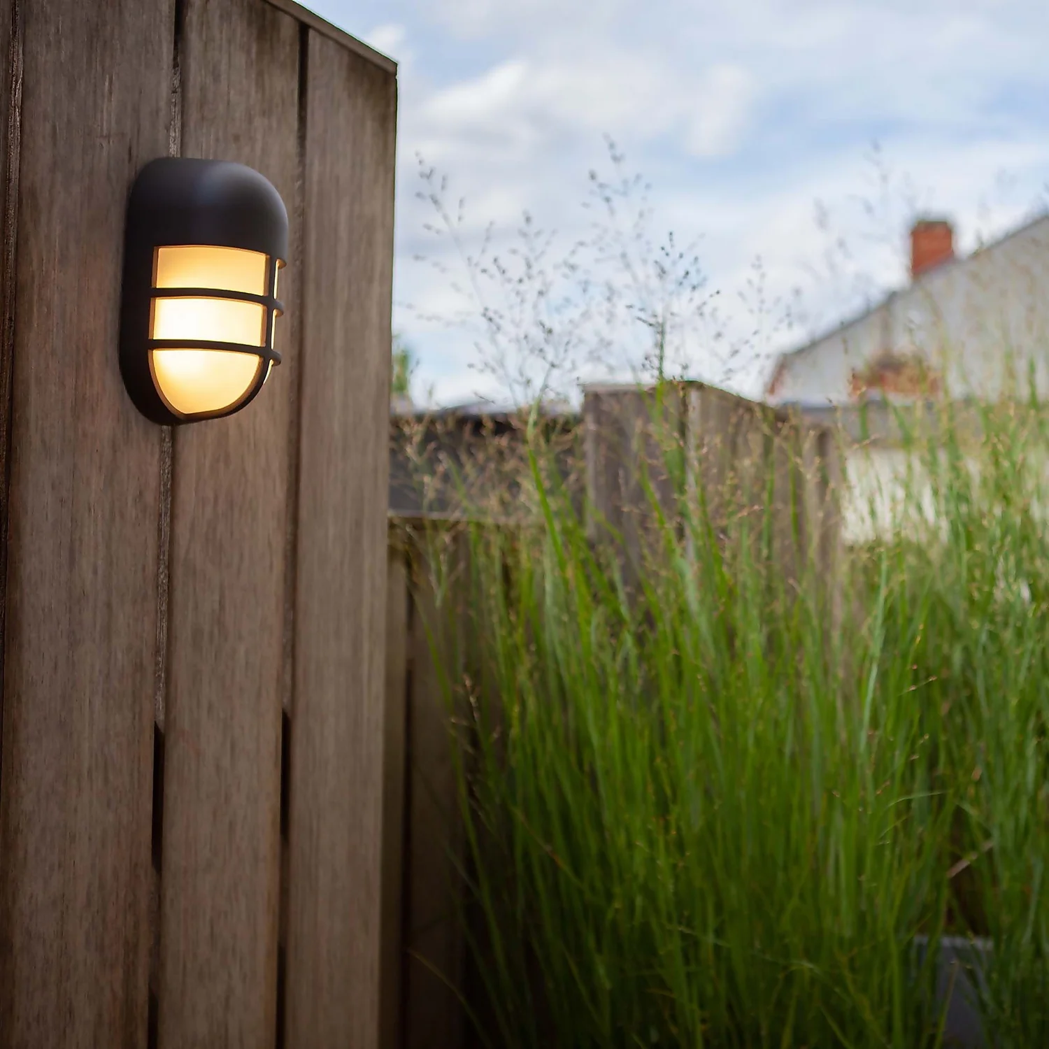 Lutec Bullo Outdoor Bulkhead Light - Anthracite 6 Lutec Bullo Outdoor Bulkhead Light - Anthracite - Image 4