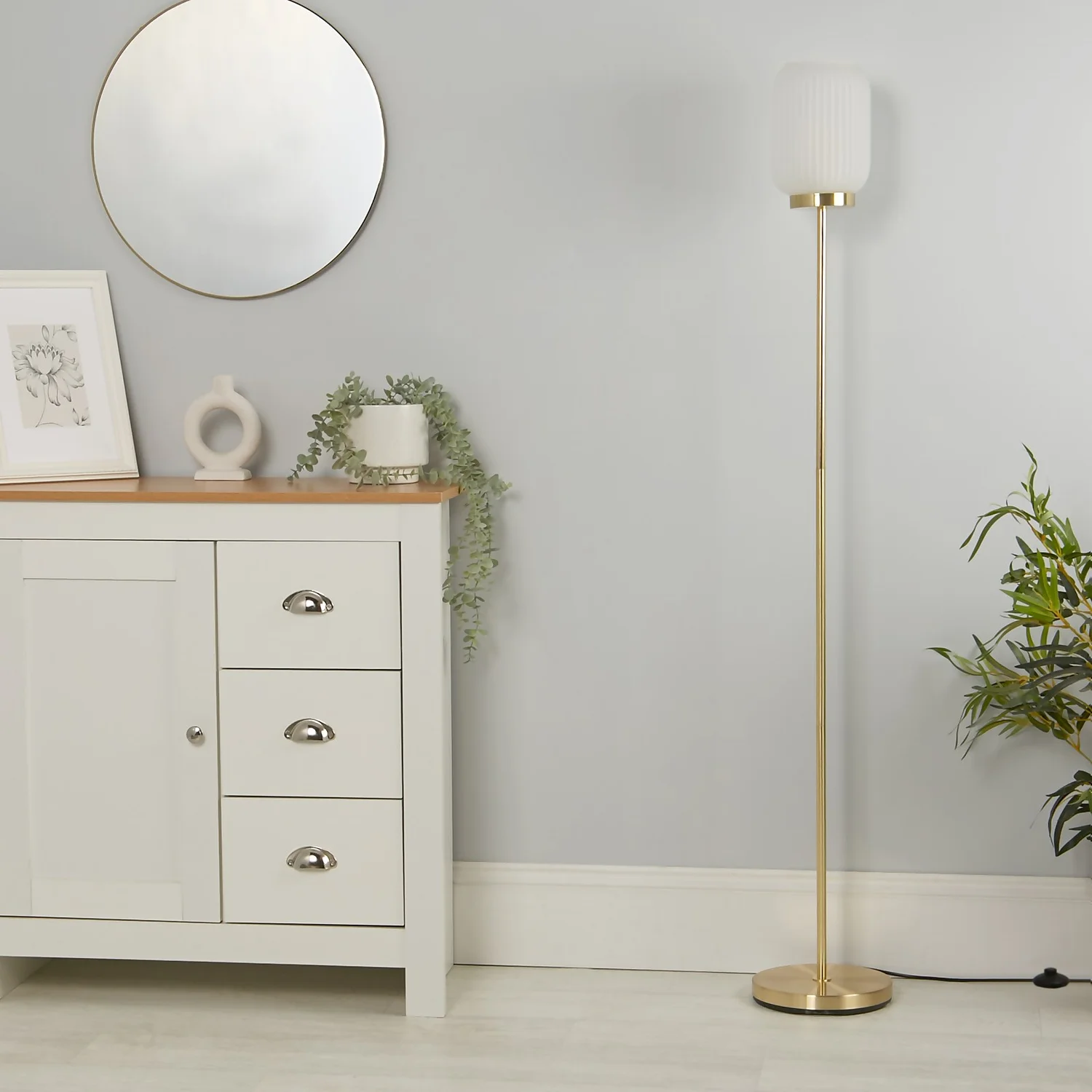 Pearl Frosted Floor Lamp - White 5 Pearl Frosted Floor Lamp - White - Image 3