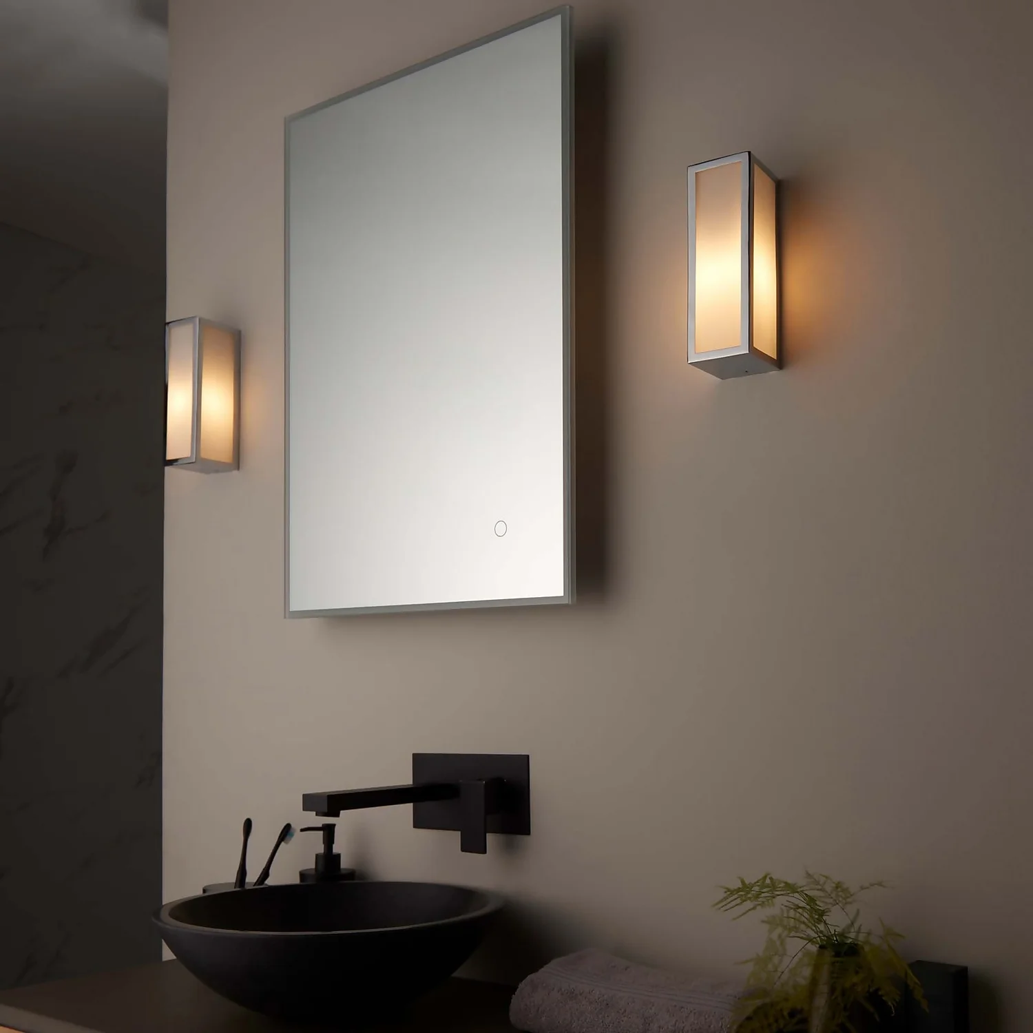 Daltra Small Bathroom Wall Light - Chrome Effect 5 Daltra Small Bathroom Wall Light - Chrome Effect - Image 3
