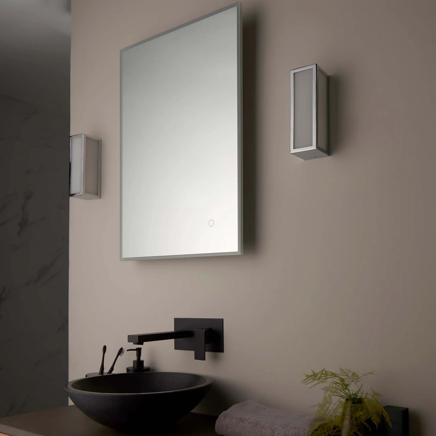 Daltra Small Bathroom Wall Light - Chrome Effect 8 Daltra Small Bathroom Wall Light - Chrome Effect - Image 6